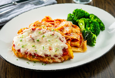 LYFE Kitchen signature dishes Peanut Butter Protein Shake Bowl
LYFE Burger
Chicken Parmesan